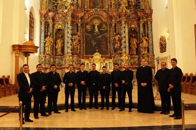 Bogoslovski oktet u varaždinskoj katedrali održao koncert "Veseli se, o Marija"